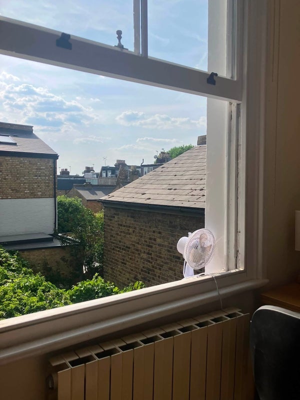 Room Leathwaite Road in Greater London