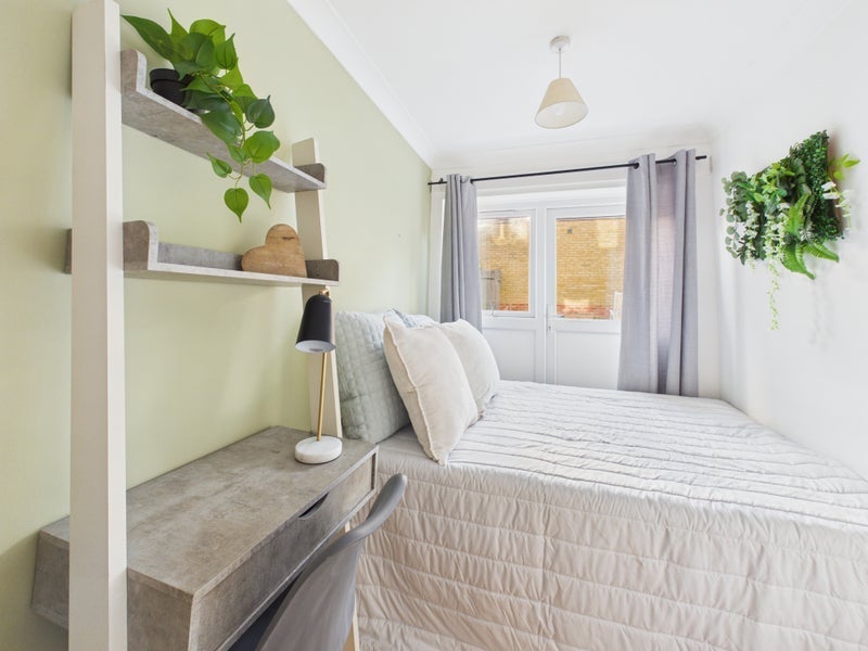 Room Duncan Grove in Greater London