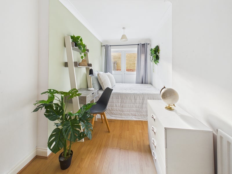 Room Duncan Grove in Greater London