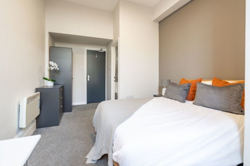 Room Mistletoe Road in Newcastle upon Tyne