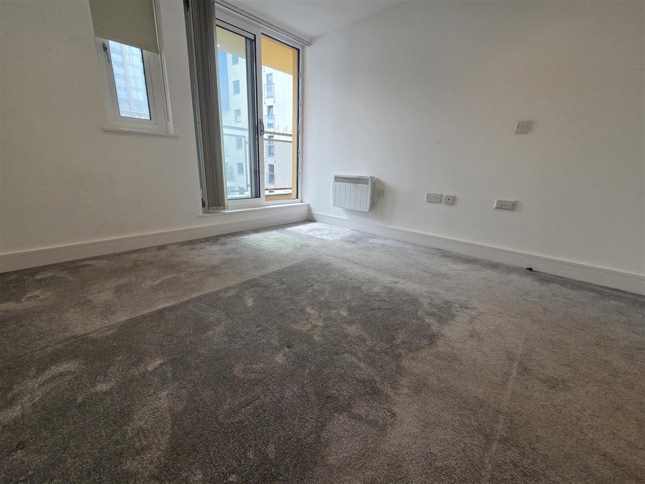 Flat Hardwicks Square in Greater London