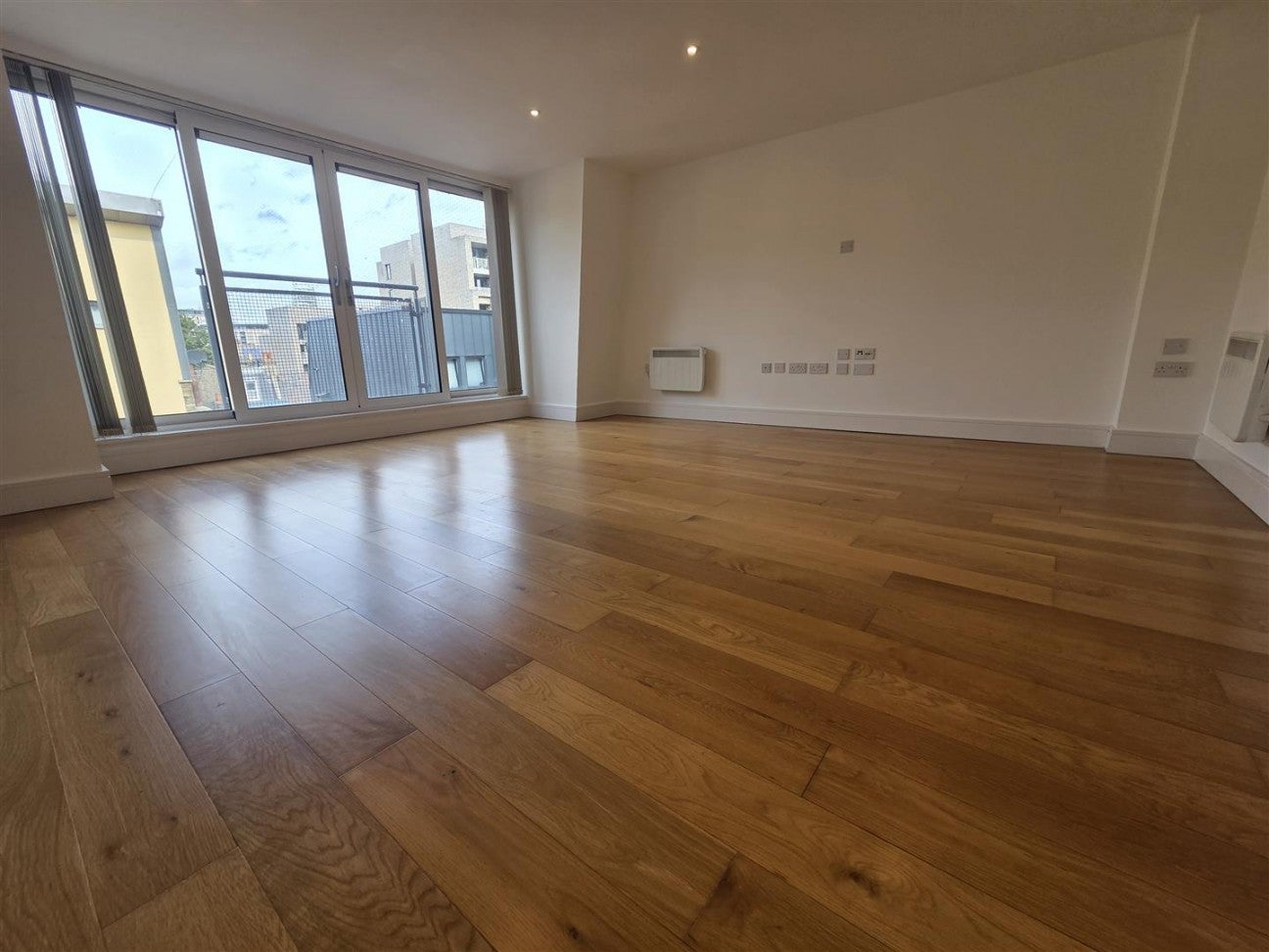 Flat Hardwicks Square in Greater London