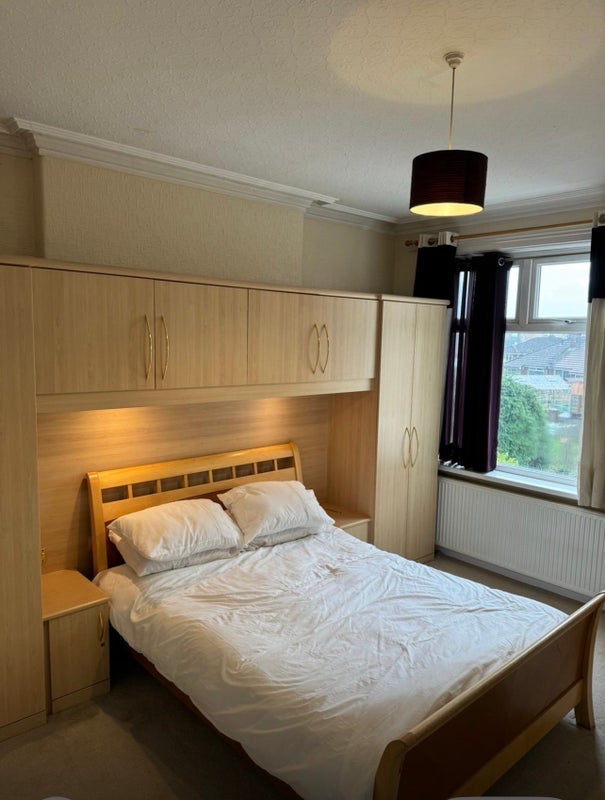 Room Manchester Road in Tameside