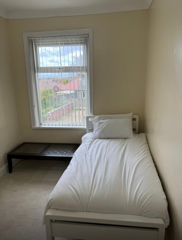 Room Manchester Road in Tameside