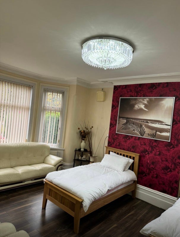 Room Manchester Road in Tameside