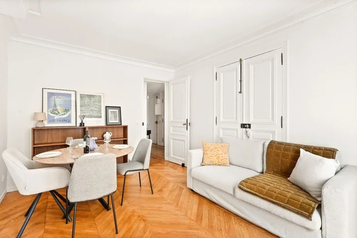 Flat Rue Beaurepaire in Paris