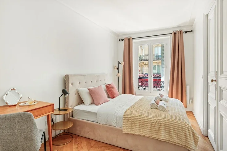 Flat Rue Beaurepaire in Paris