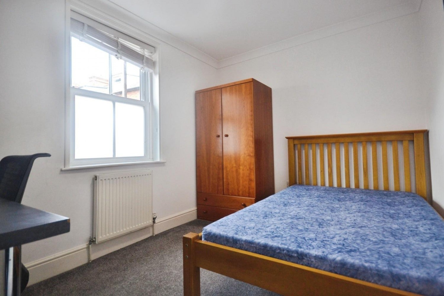 Flat Granby Gardens in Reading