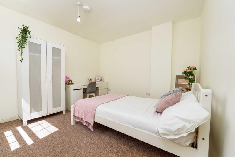 Room Devonshire Lane in Sheffield