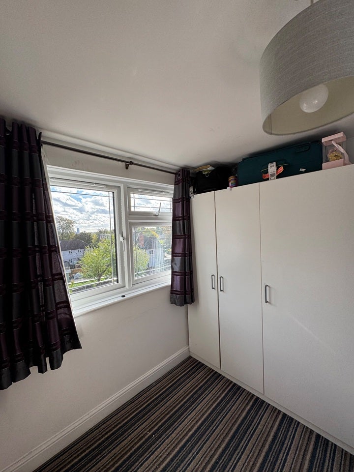 Room Woodside in Watford