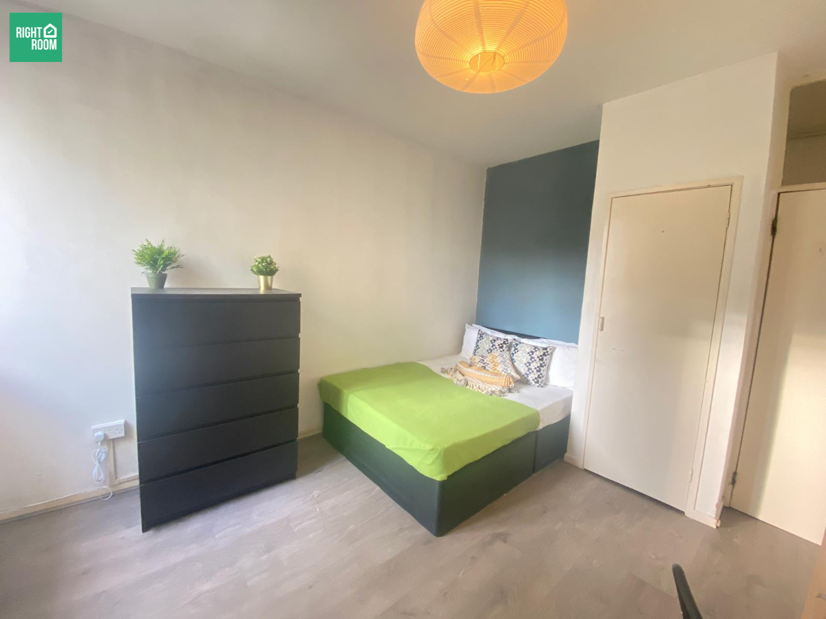 Flat Stanhope Street in Greater London