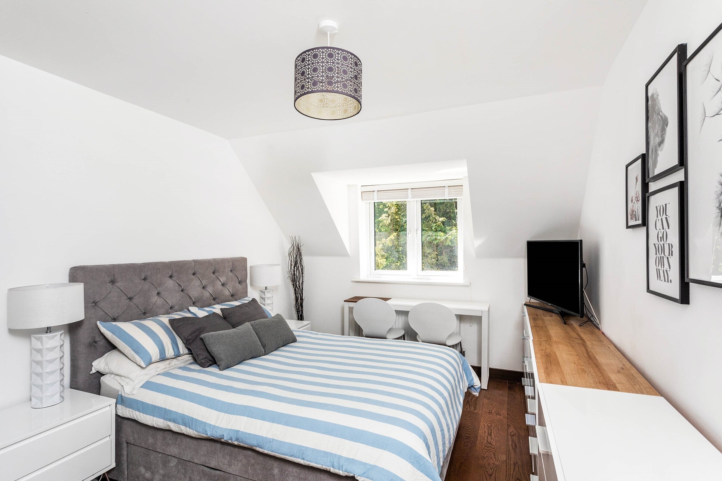 Flat Summerhouse Hill in Buckingham
