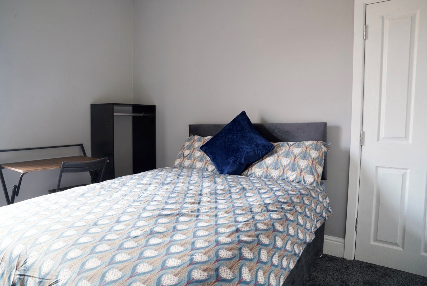 Room Queens Gate Street in Hull