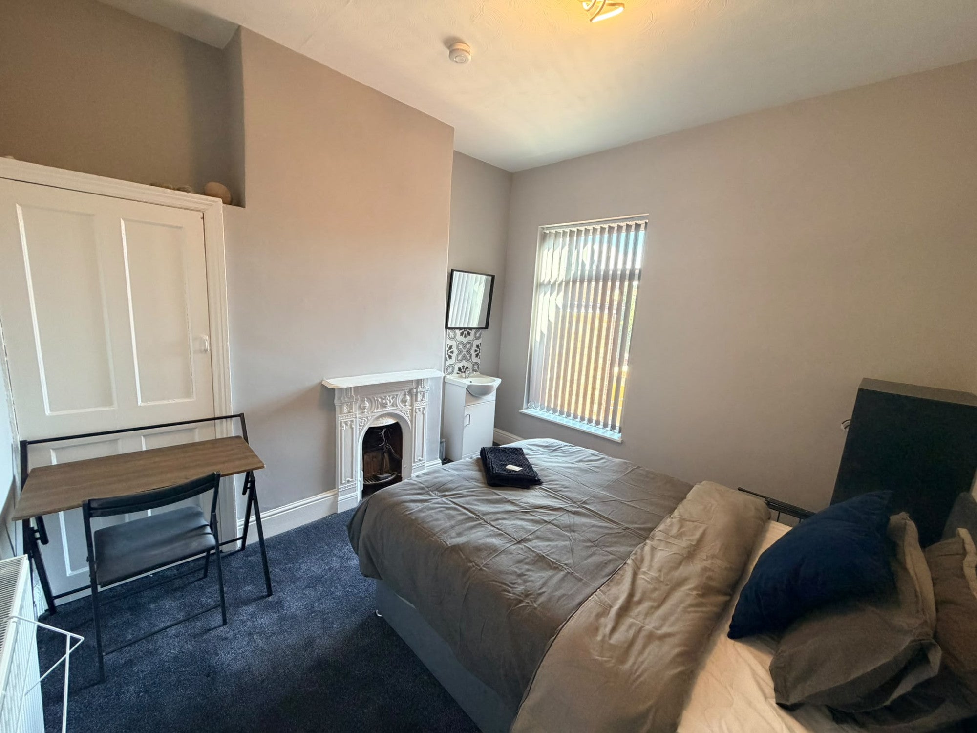 Room Queens Gate Street in Hull