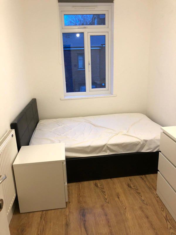 Room Holbrook Road in Greater London