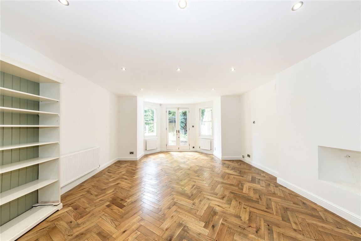 Flat Belsize Park Gardens in Greater London