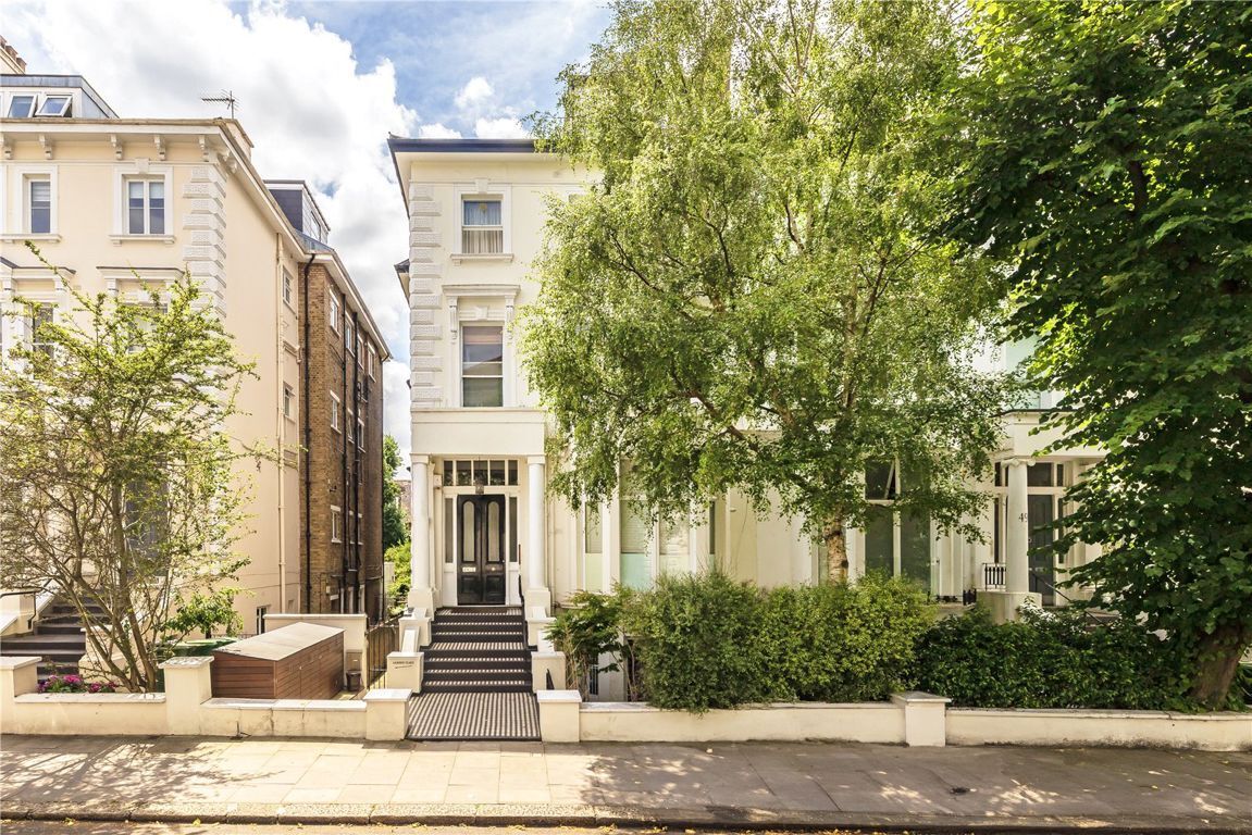 Flat Belsize Park Gardens in Greater London