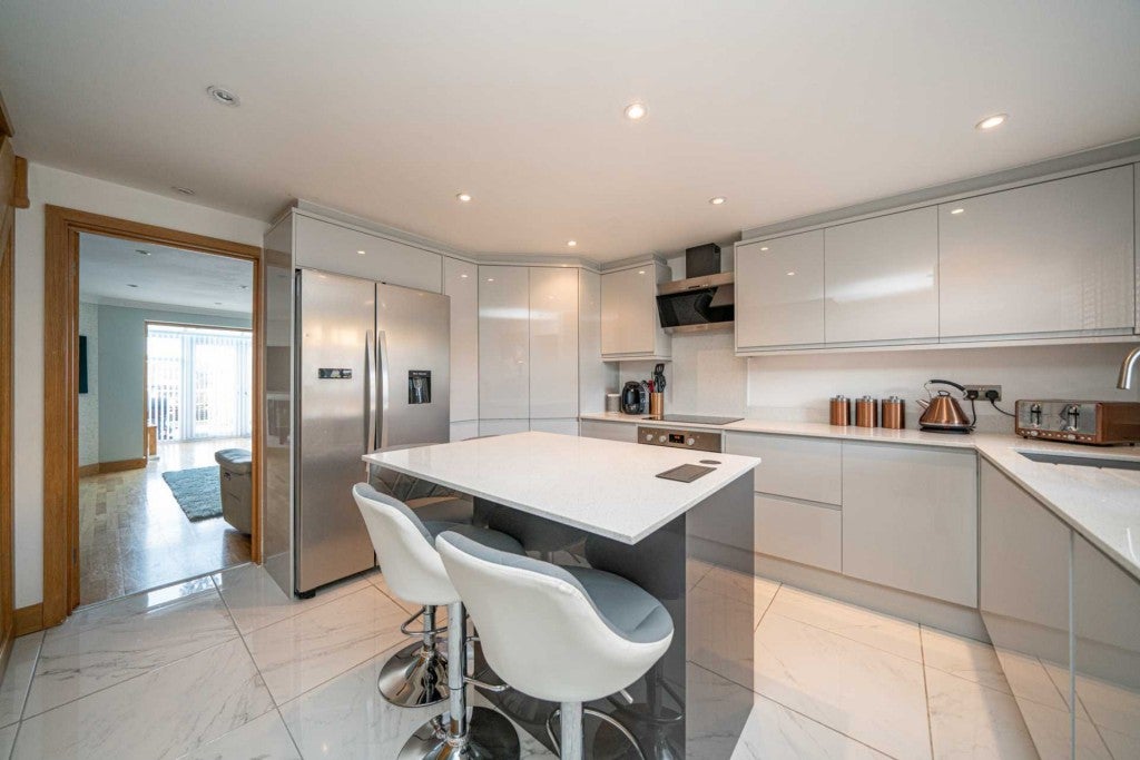 House Charlesworth Close in Dacorum