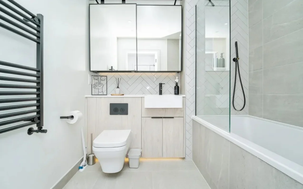 Flat Greenleaf Walk in Greater London