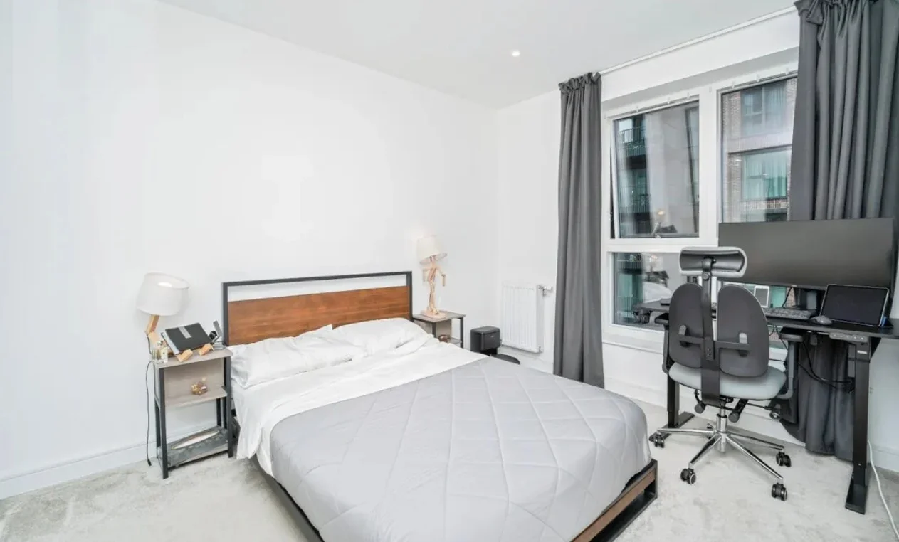 Flat Greenleaf Walk in Greater London