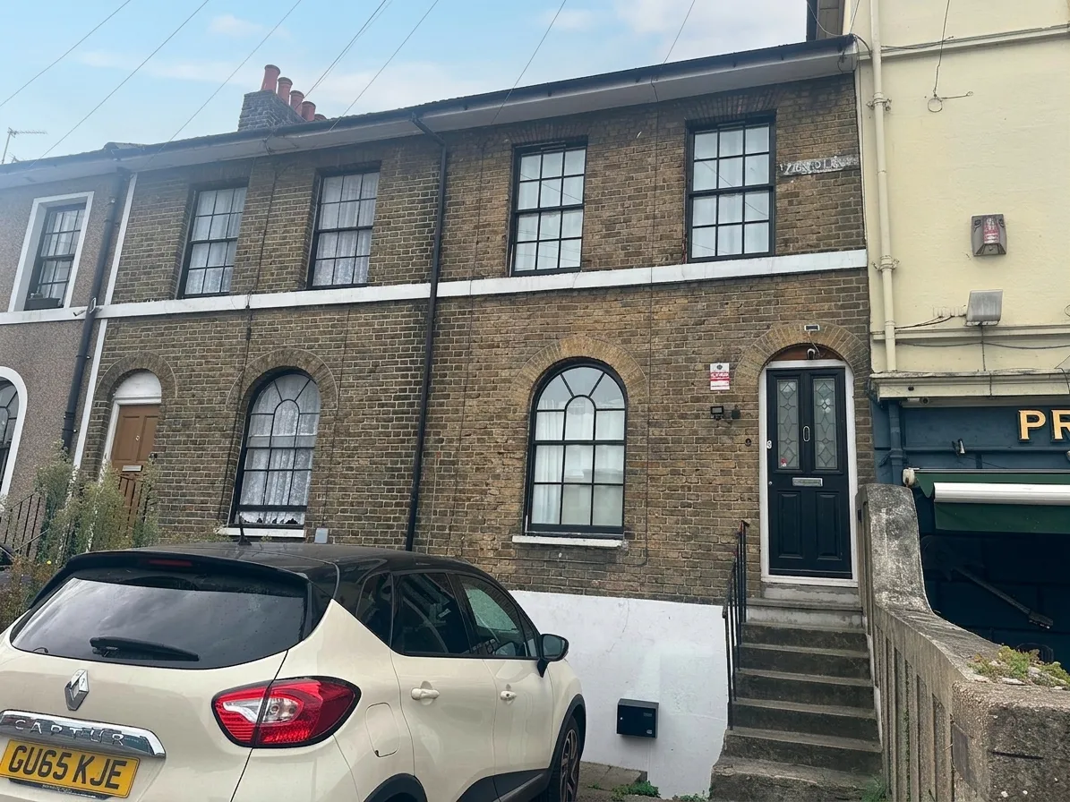 Flat Zion Place in Gravesham