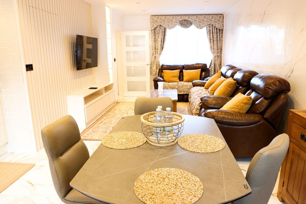 House Halford Close in Greater London