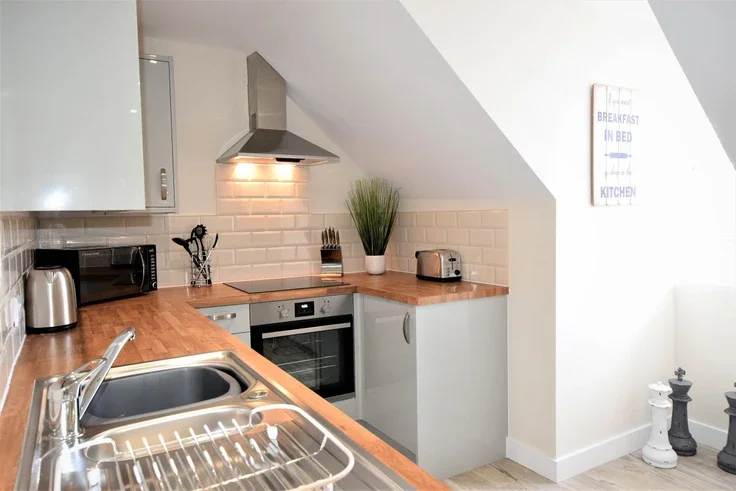 Flat Triangle West in Bristol