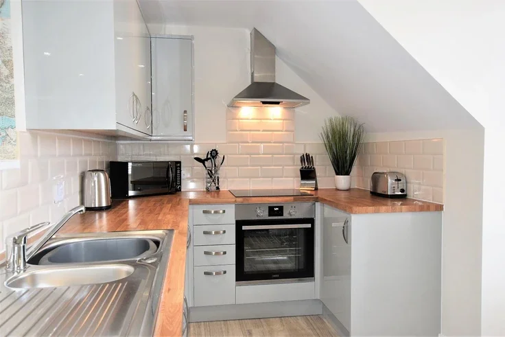 Flat Triangle West in Bristol