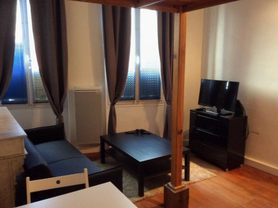 Flat Cours Aristide Briand in Bordeaux