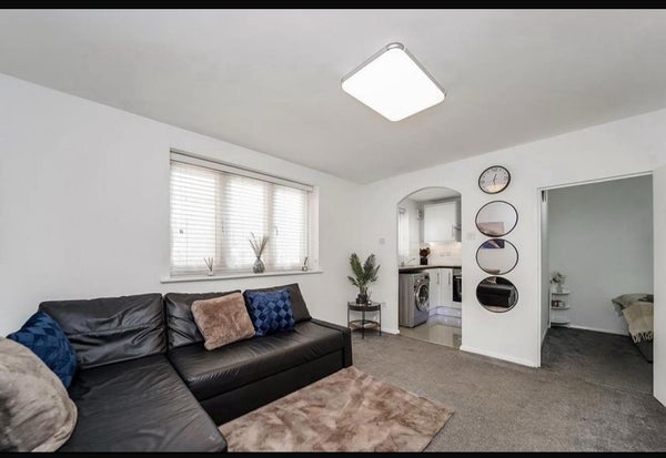 Flat Seymour Road in London