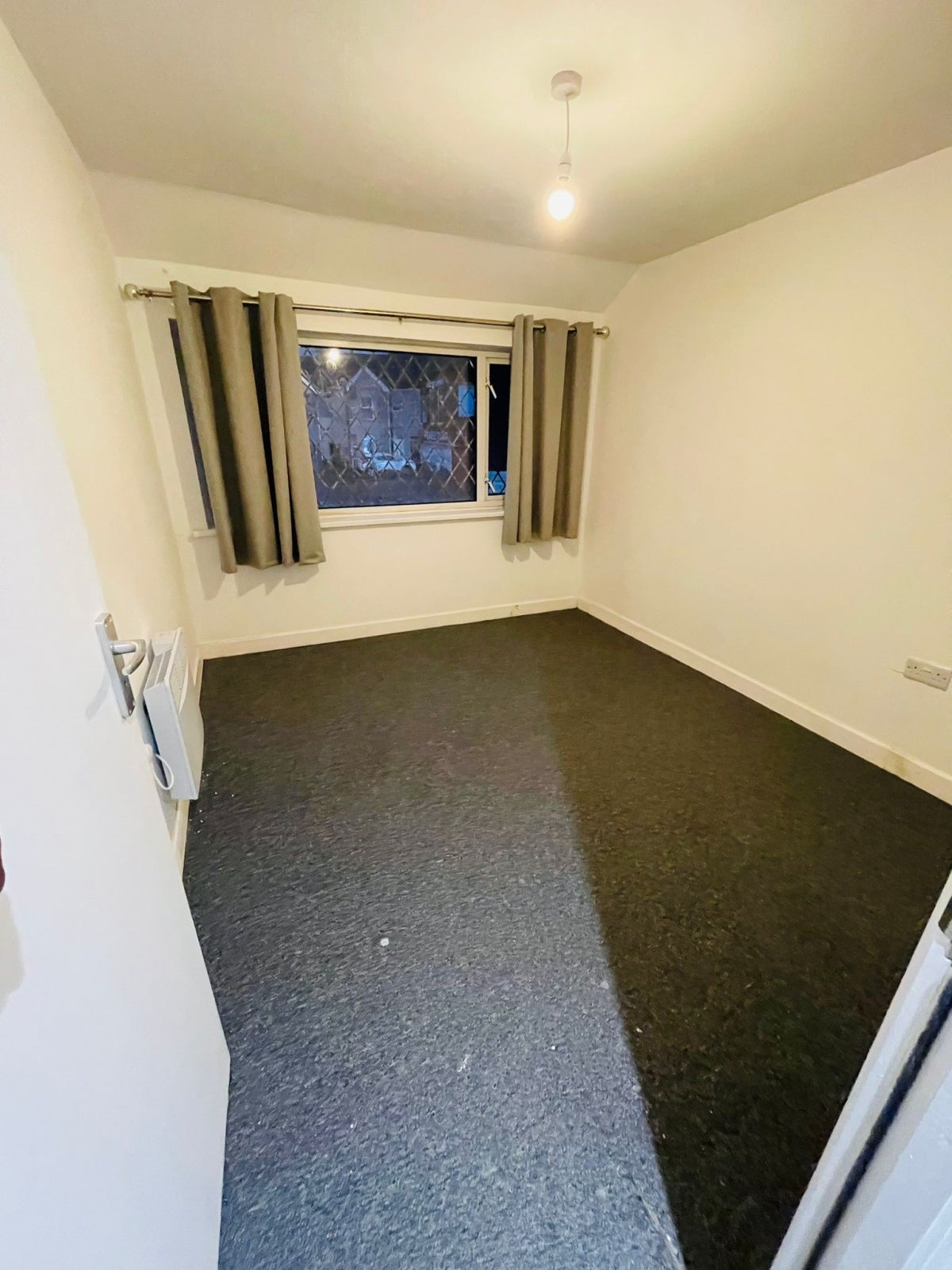 Flat Leagrave Road in Luton