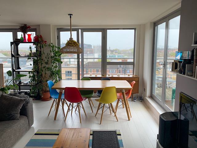 Room Blue Lion Place in Greater London