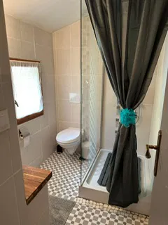 Room Rue Grande in Cabrerolles
