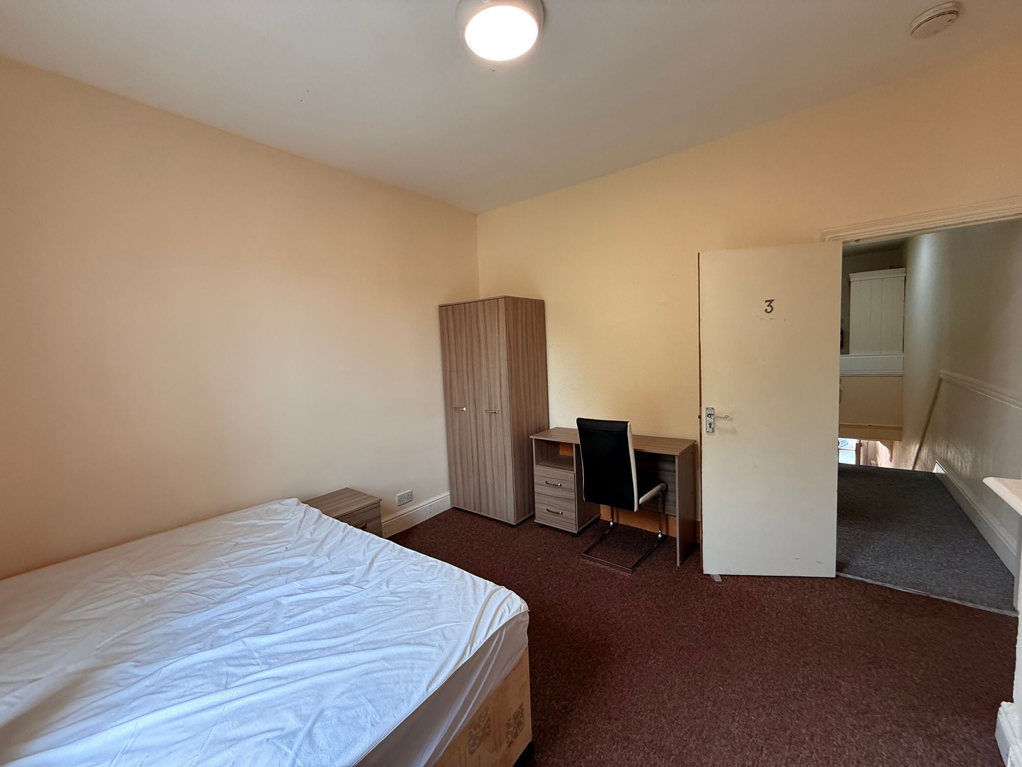 Room Belgrave Avenue in Manchester
