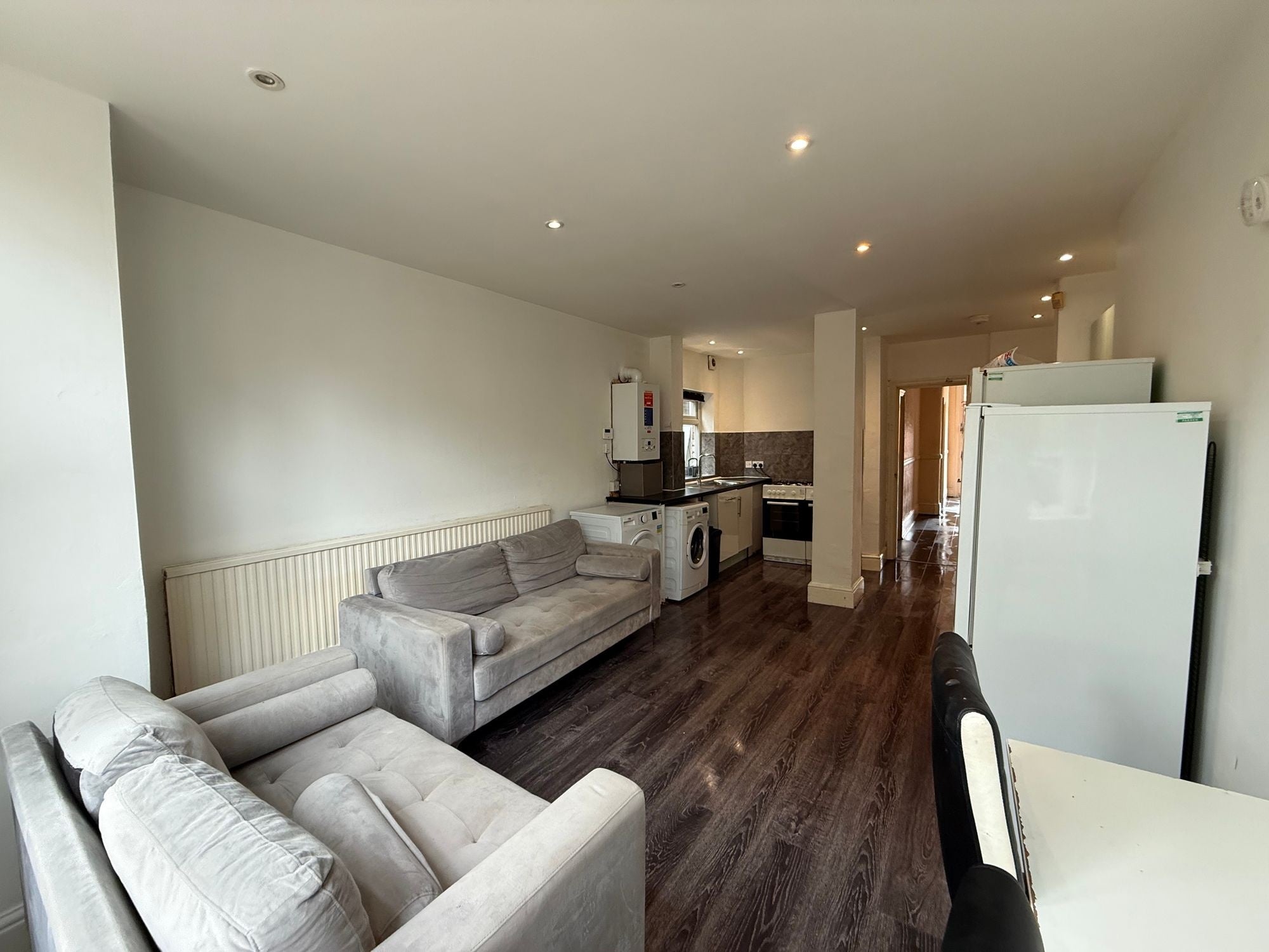 Room Belgrave Avenue in Manchester
