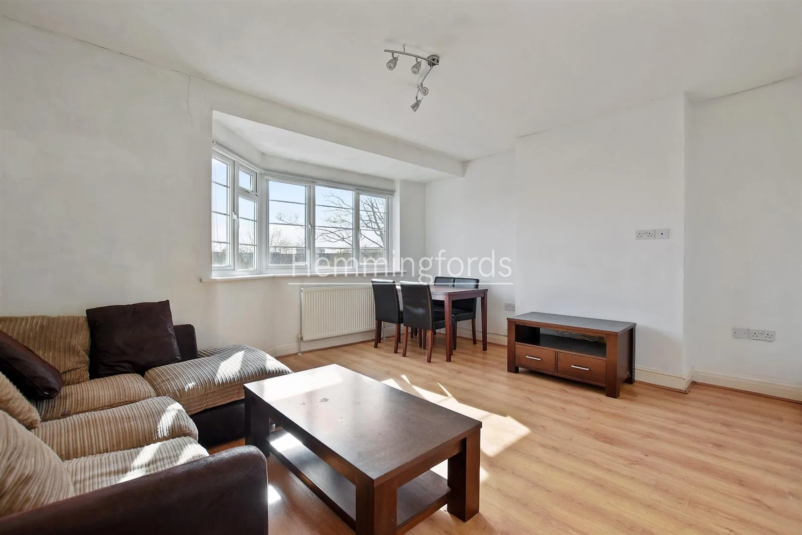 Flat Riverside in Greater London