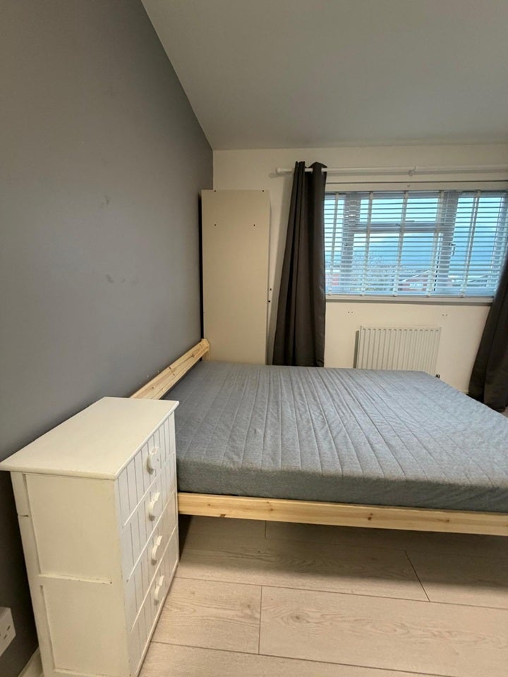 Flat Hendren Close in Greater London