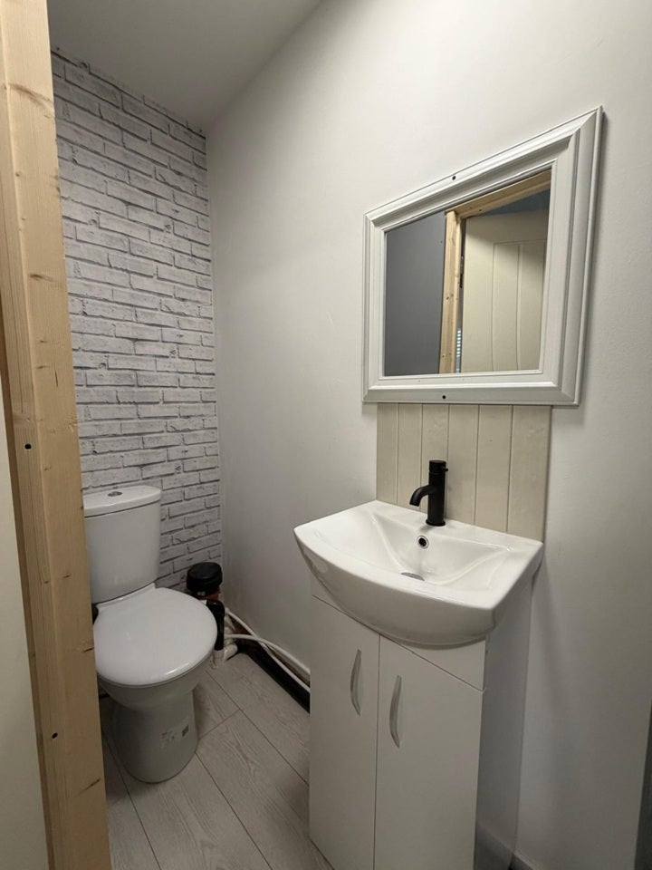 Flat Hendren Close in Greater London