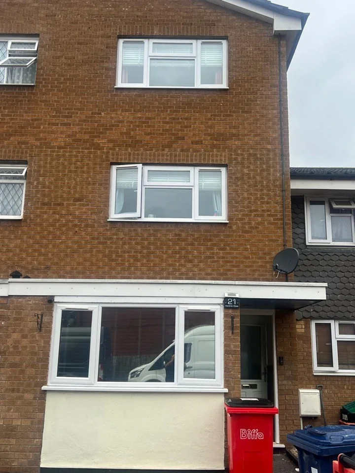 Flat Hendren Close in Greater London