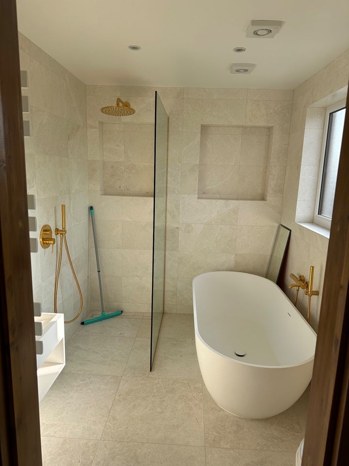 Room Victoria Avenue in Greater London