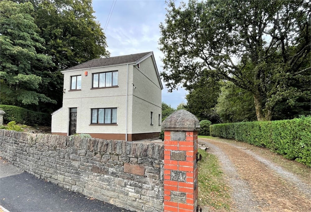 Flat Maes-y-Gwernen Road in Swansea