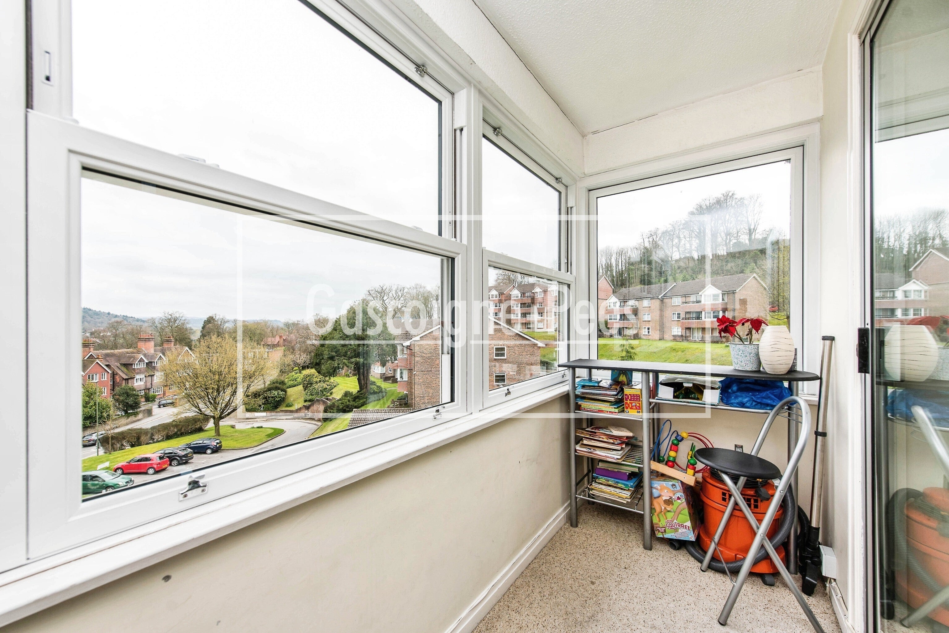 Flat Station View in Guildford