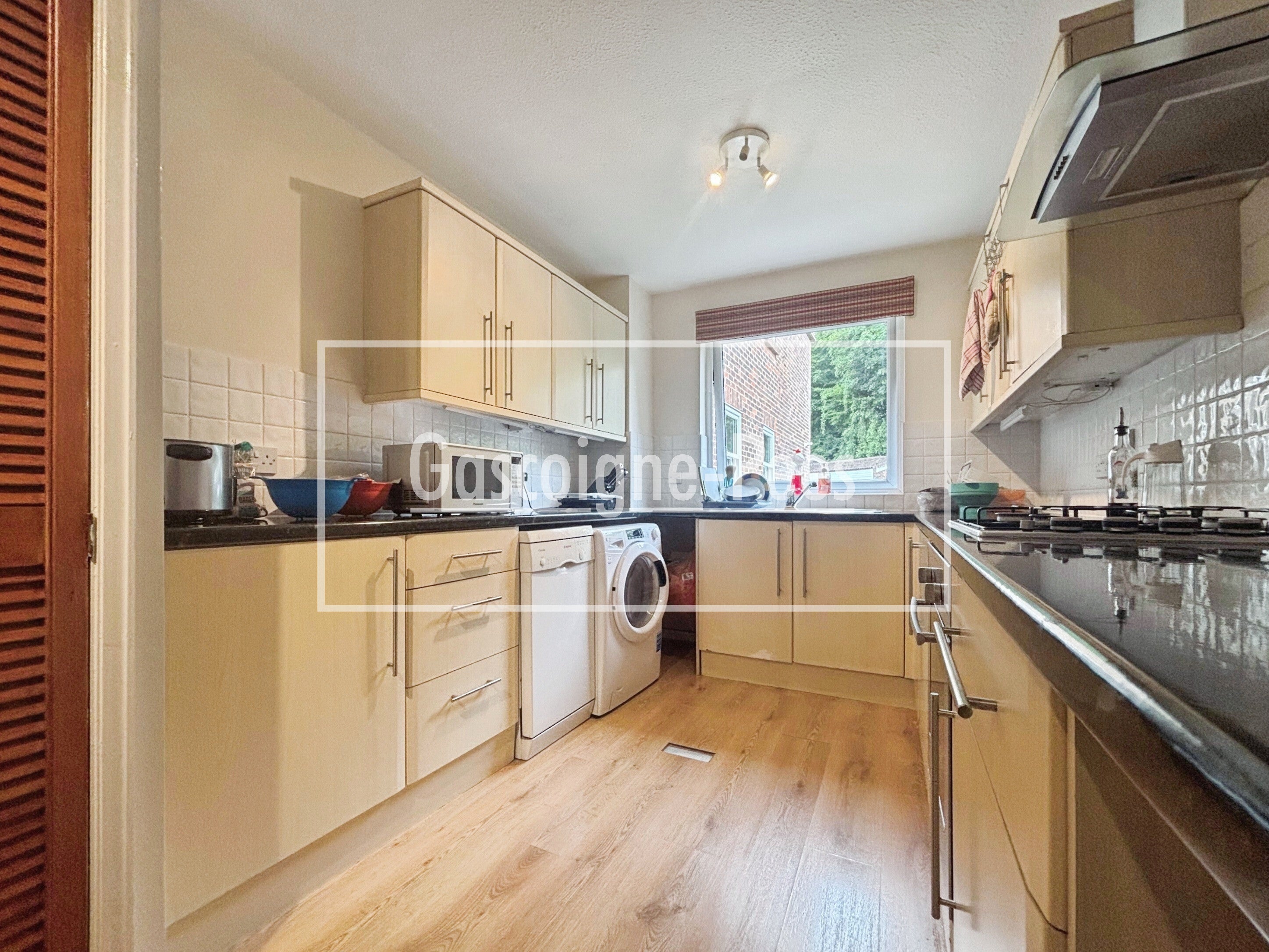 Flat Station View in Guildford