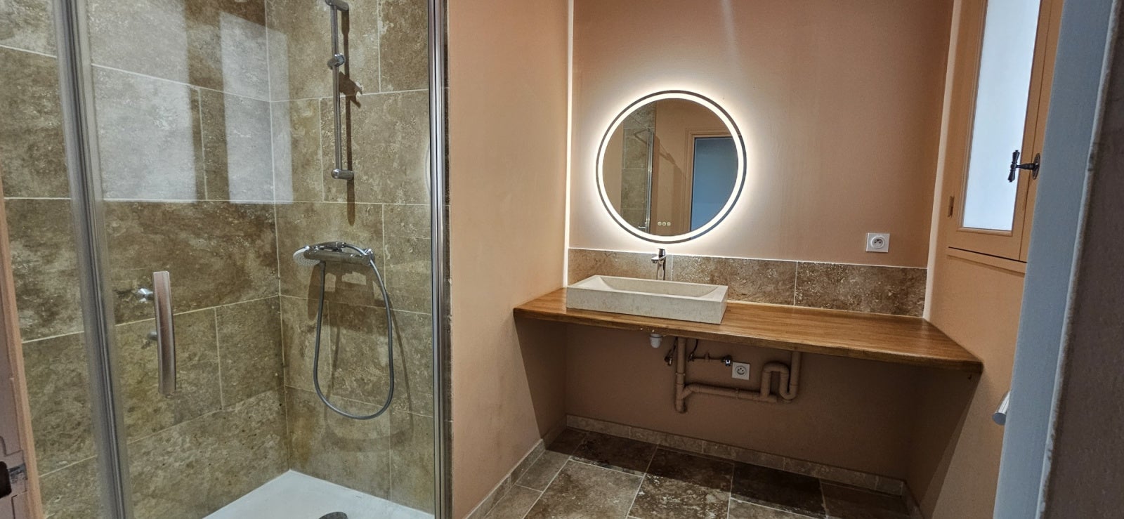 Appartement Avenue Feuchères à Nîmes