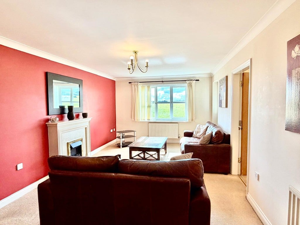 Flat Wyndley Close in Birmingham