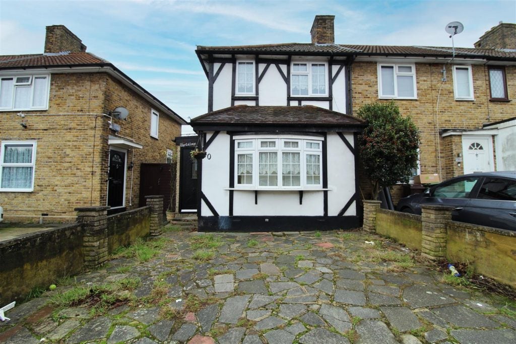 House Stoneleigh Road in London