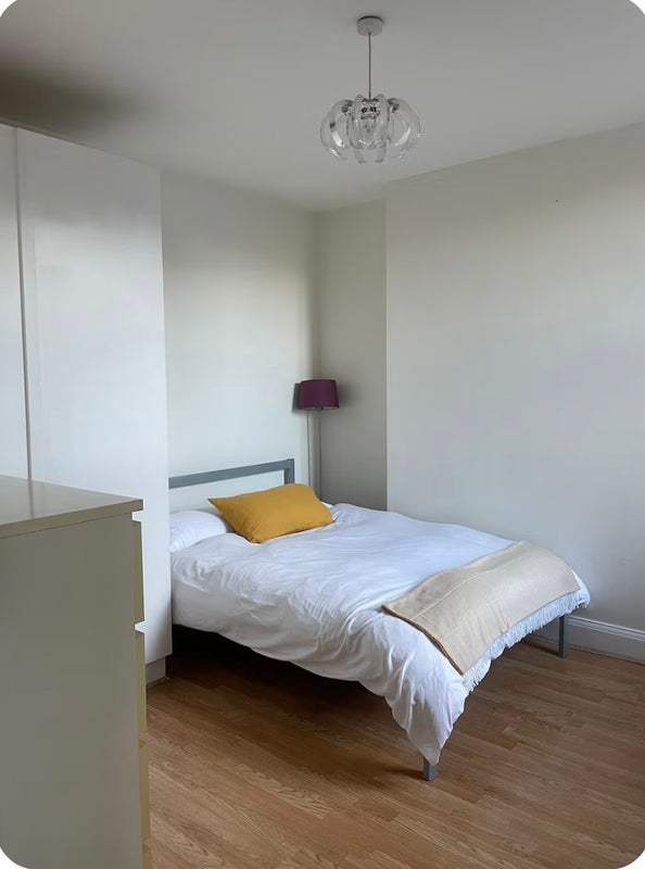 Room Edgware Road in City of Westminster
