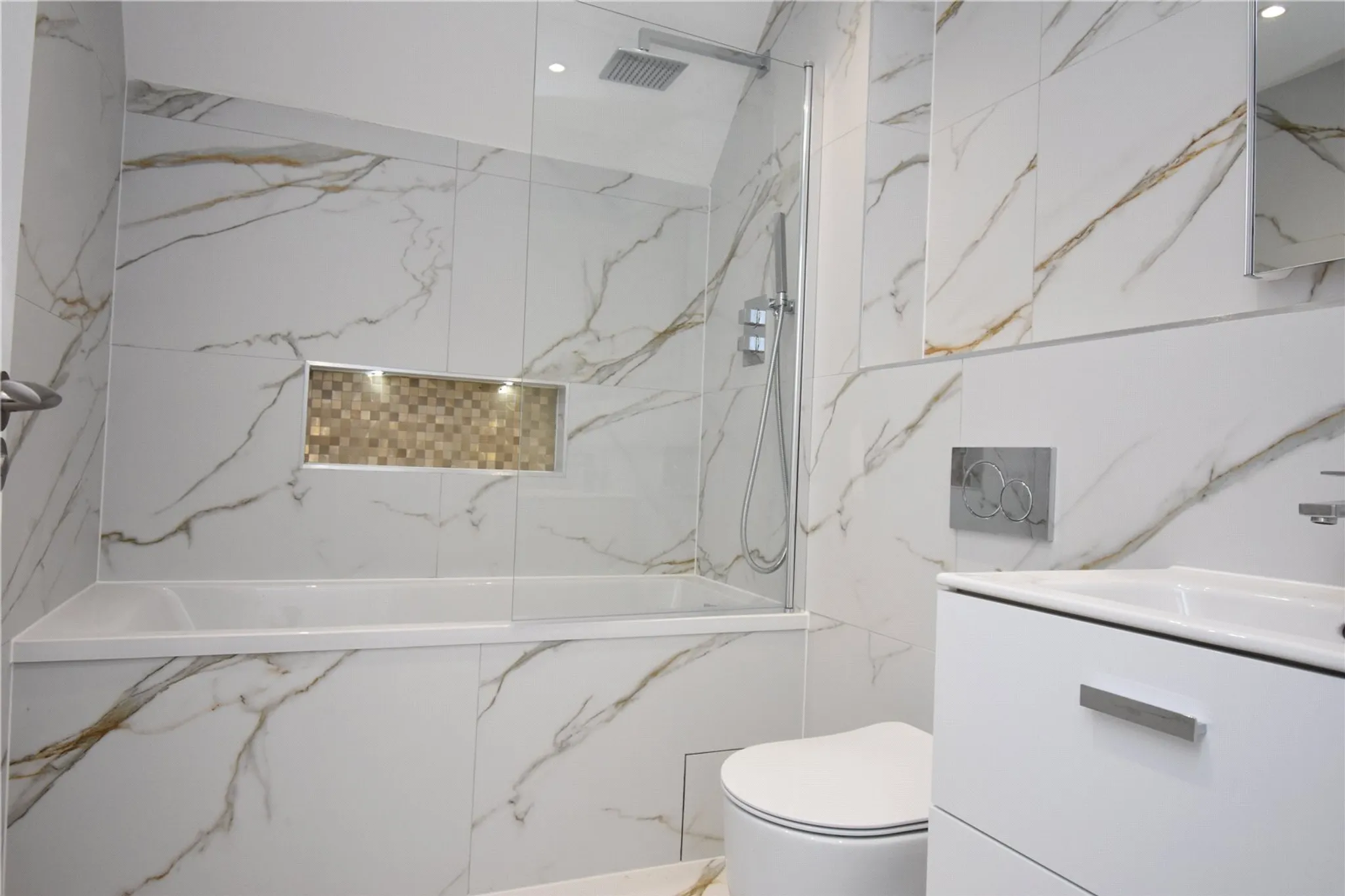 Flat Brookvale Court in Newbury