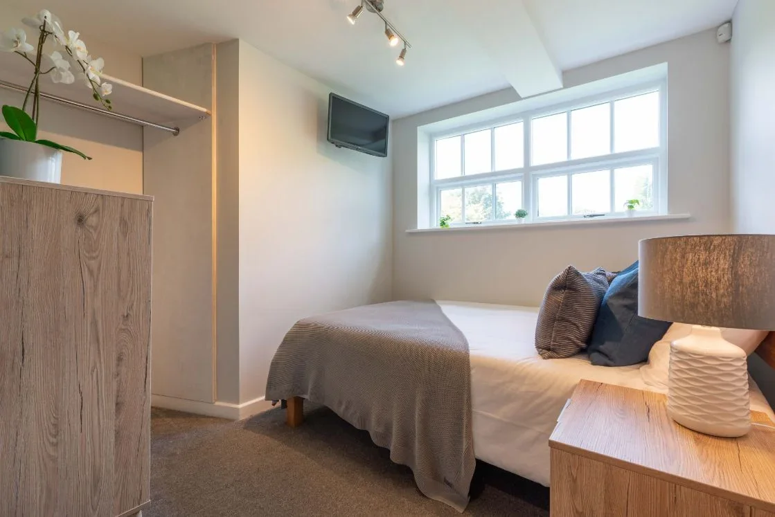 Flat Jesmond Road in Newcastle upon Tyne