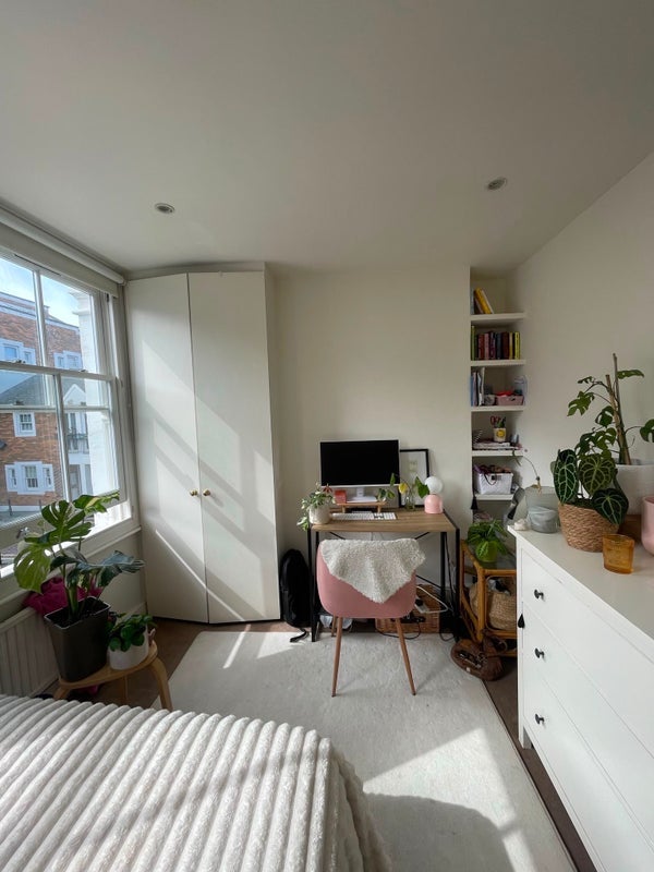 Room Macfarlane Road in Greater London